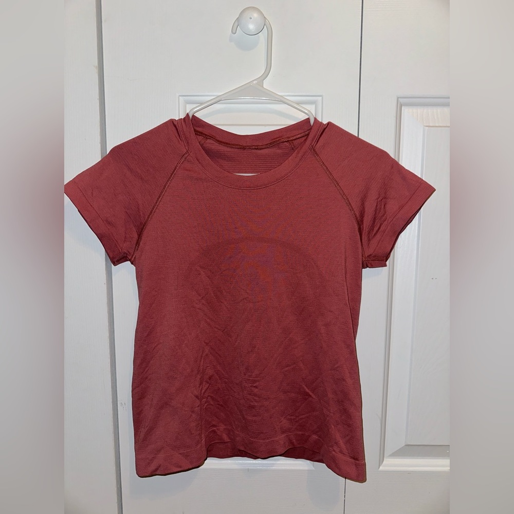Lululemon Swiftly Tech Short-Sleeve Shirt 2.0 Race Length
